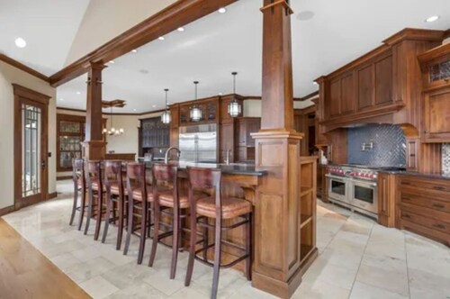 Superior Luxury! Elegantly furnished 6 BR, 6 full bath mansion, with great views