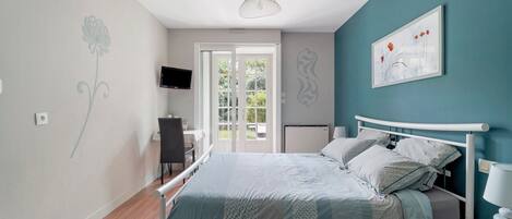 1 bedroom, WiFi, bed sheets