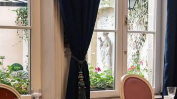 Dagelijks continentaal ontbijt inbegrepen