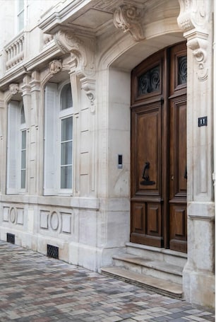 Front of property – evening/night. Maison La Louise