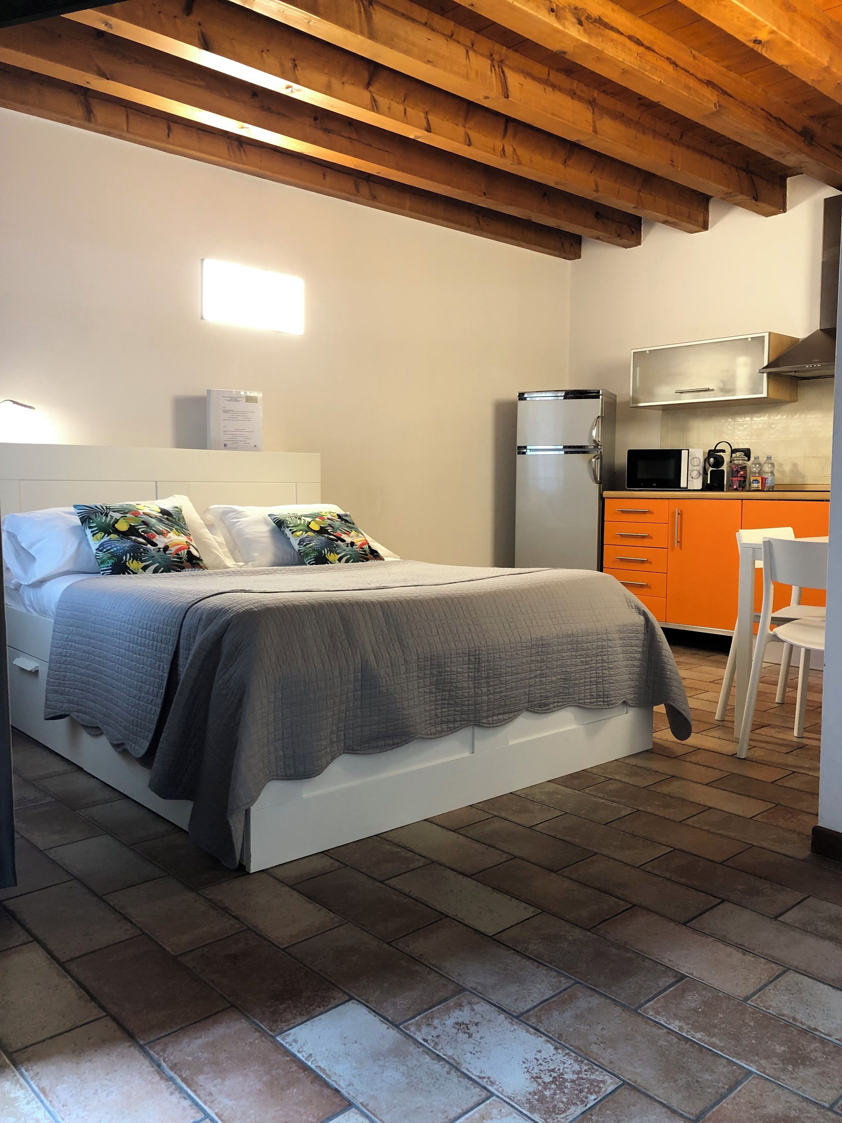 MELOGRANO 12 | Blendingsgardiner, lydisolert og wi-fi (inkludert)