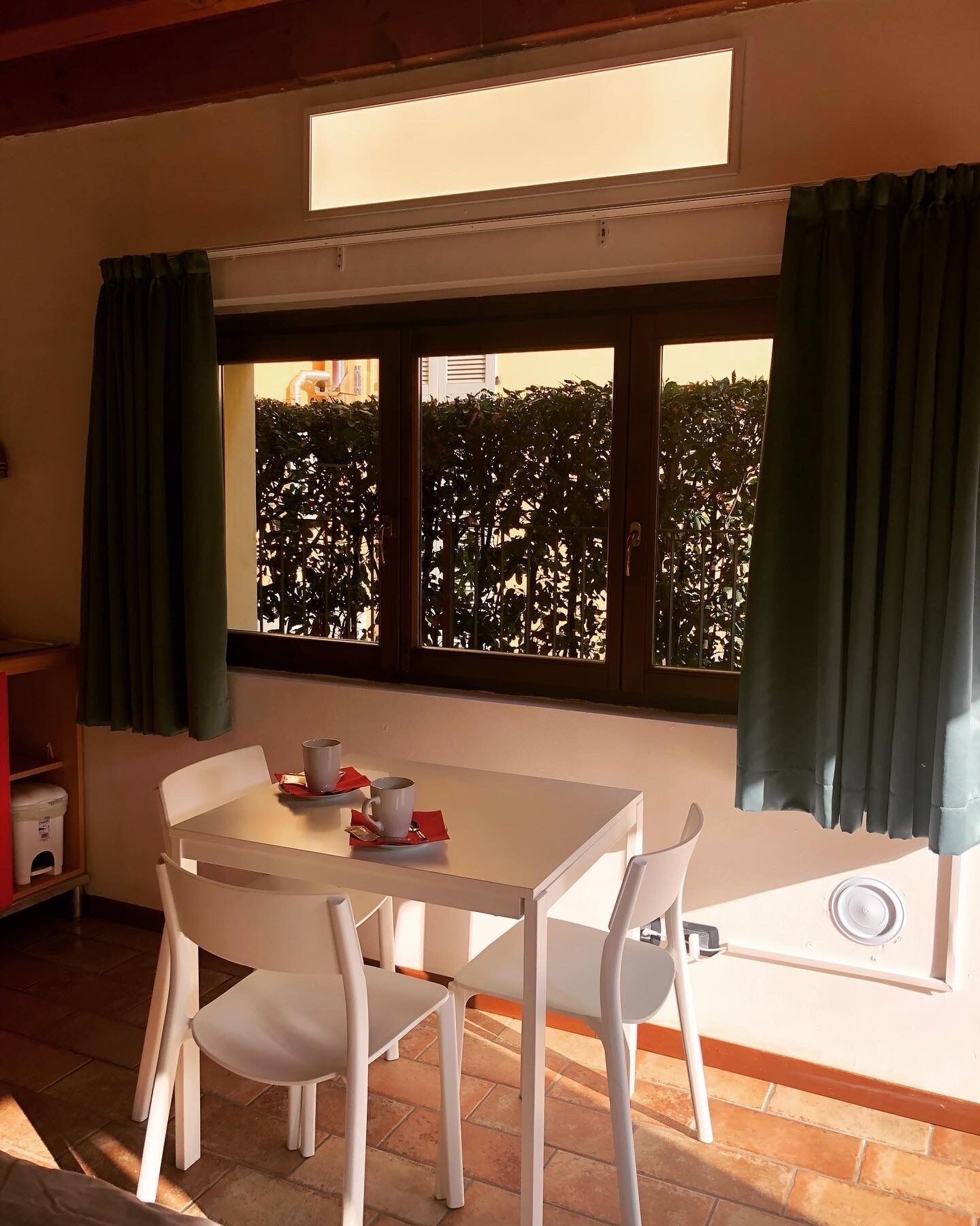 ROSE 13 | Blackout drapes, soundproofing, free WiFi