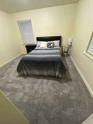 Iron/ironing board, WiFi - 3-bedroom spacious house in peaceful Mobile. (Mobile)