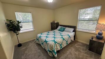 3 chambres, fer et planche à repasser, Wi-Fi gratuit