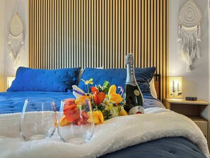 Bügeleisen/Bügelbrett, Reisekinderbett, WLAN, Bettwäsche