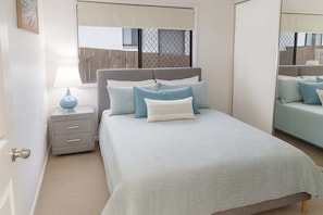 4 bedrooms, iron/ironing board, free WiFi, bed sheets