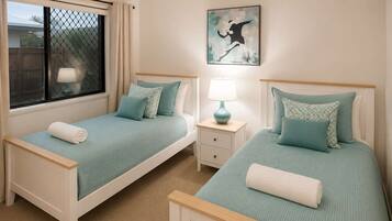 4 bedrooms, iron/ironing board, free WiFi, bed sheets