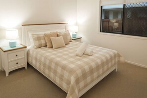 4 chambres, fer et planche à repasser, Wi-Fi gratuit, draps fournis