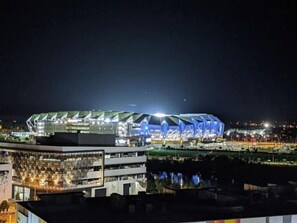 Exterior - Central 1BR Apartment with Pool & Parking (Townsville City)