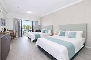 Iron/ironing board, free WiFi, bed sheets - Anchorage Escape Studio, steps to Townsville CBD, Ferry & Stadium (South Townsville)