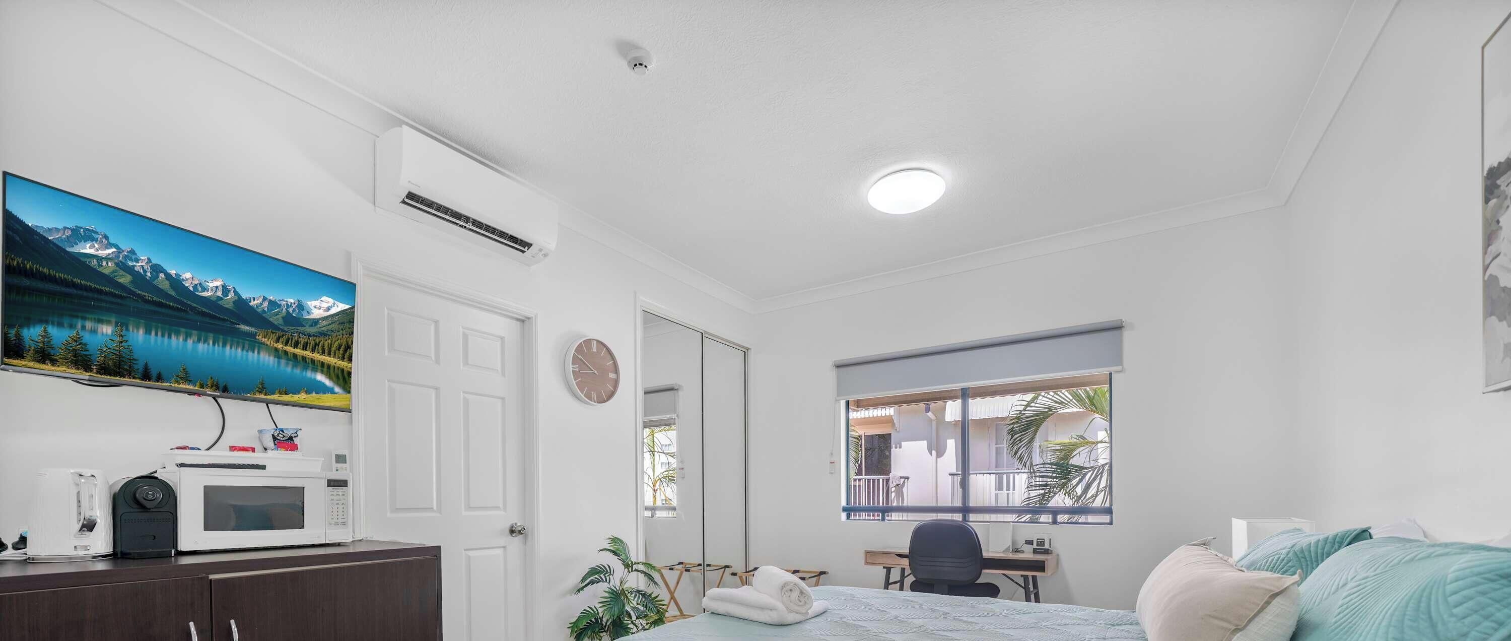 Schreibtisch, Bügeleisen/Bügelbrett, Internetzugang, Bettwäsche