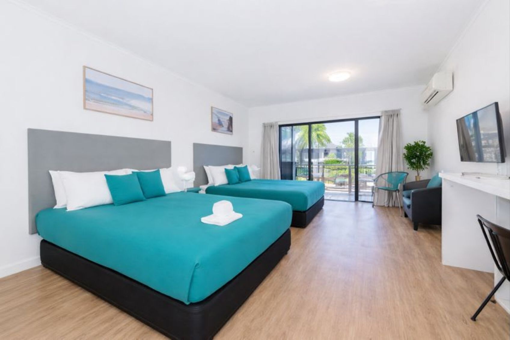 Schreibtisch, Bügeleisen/Bügelbrett, Internetzugang, Bettwäsche