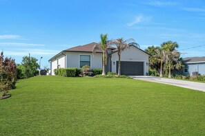 Exterior - Hidden Gem! Luxury Palm Home with Modern Comfort (LaBelle)