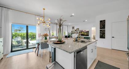 Hidden Gem! Luxury Palm Home with Modern Comfort