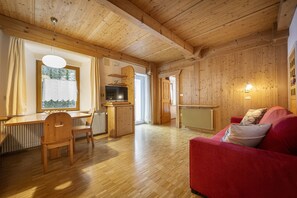 TV - 1013A Apartments Romy (Ortisei)
