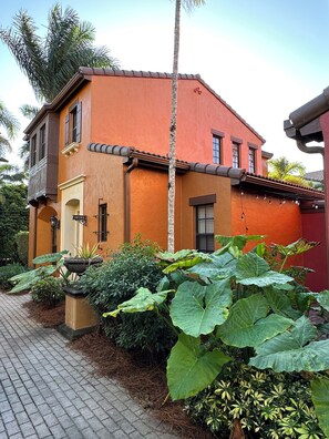 Exterior - Ole’ at Lely Resort. Adorable 2-bedroom casita, perfect for relaxing stays (Naples Fl.)