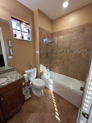 Shower, hair dryer, towels, soap - Ole’ at Lely Resort. Adorable 2-bedroom casita, perfect for relaxing stays (Naples Fl.)