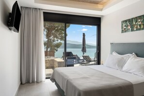 In-room safe, desk, iron/ironing board, travel cot - Luxury new villa with infinity salt pool  and sea view near Lygia beach and port (QPM9+9JR, Lefkada)
