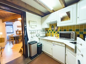 Fridge, microwave, oven, dishwasher - Bright studio with a view of Mont Blanc (Chamonix-Mont-Blanc)