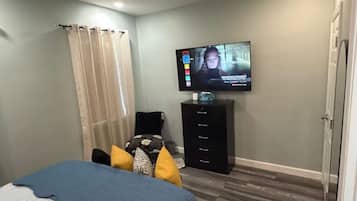 Iron/ironing board, internet, bed sheets