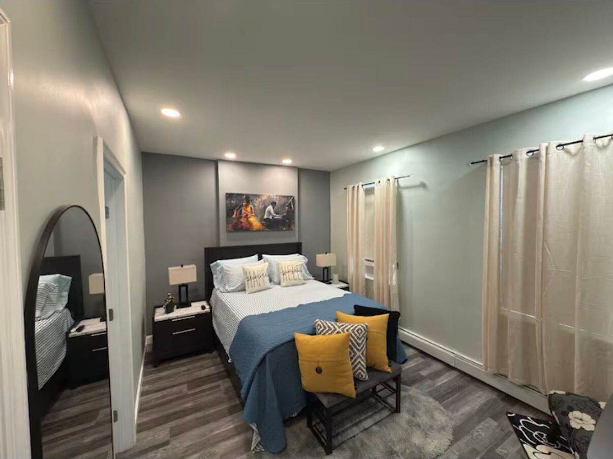 Bügeleisen/Bügelbrett, Internetzugang, Bettwäsche