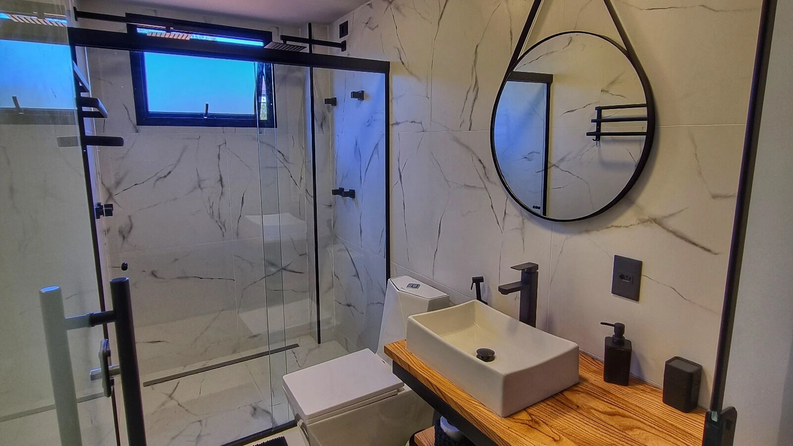 Cabin | Bathroom