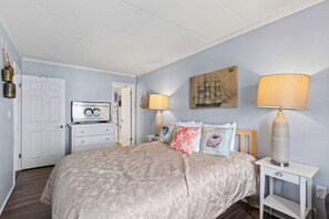 2 bedrooms, iron/ironing board, WiFi, bed sheets - Assateague House 308 (Ocean City)