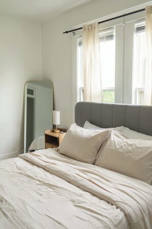 3 bedrooms, iron/ironing board, WiFi, bed sheets - Charming Spacious 3BR Pet-Friendly Retreat (Billings)