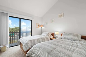 3 bedrooms, iron/ironing board, WiFi, bed sheets - Rustic Harbor I (Ocean City)