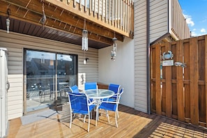 Outdoor dining - Rustic Harbor I (Ocean City)