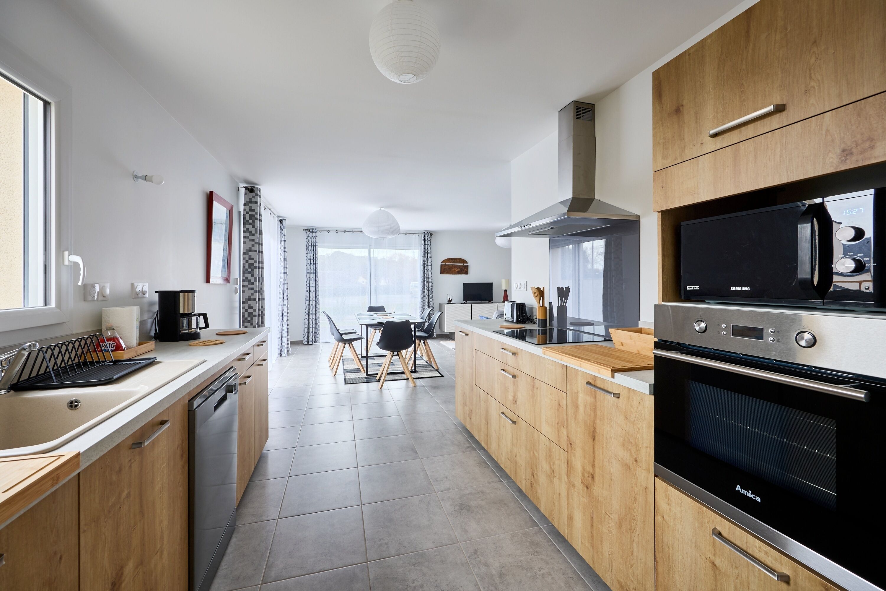 Kjøleskap, mikrobølgeovn, ovn og oppvaskmaskin