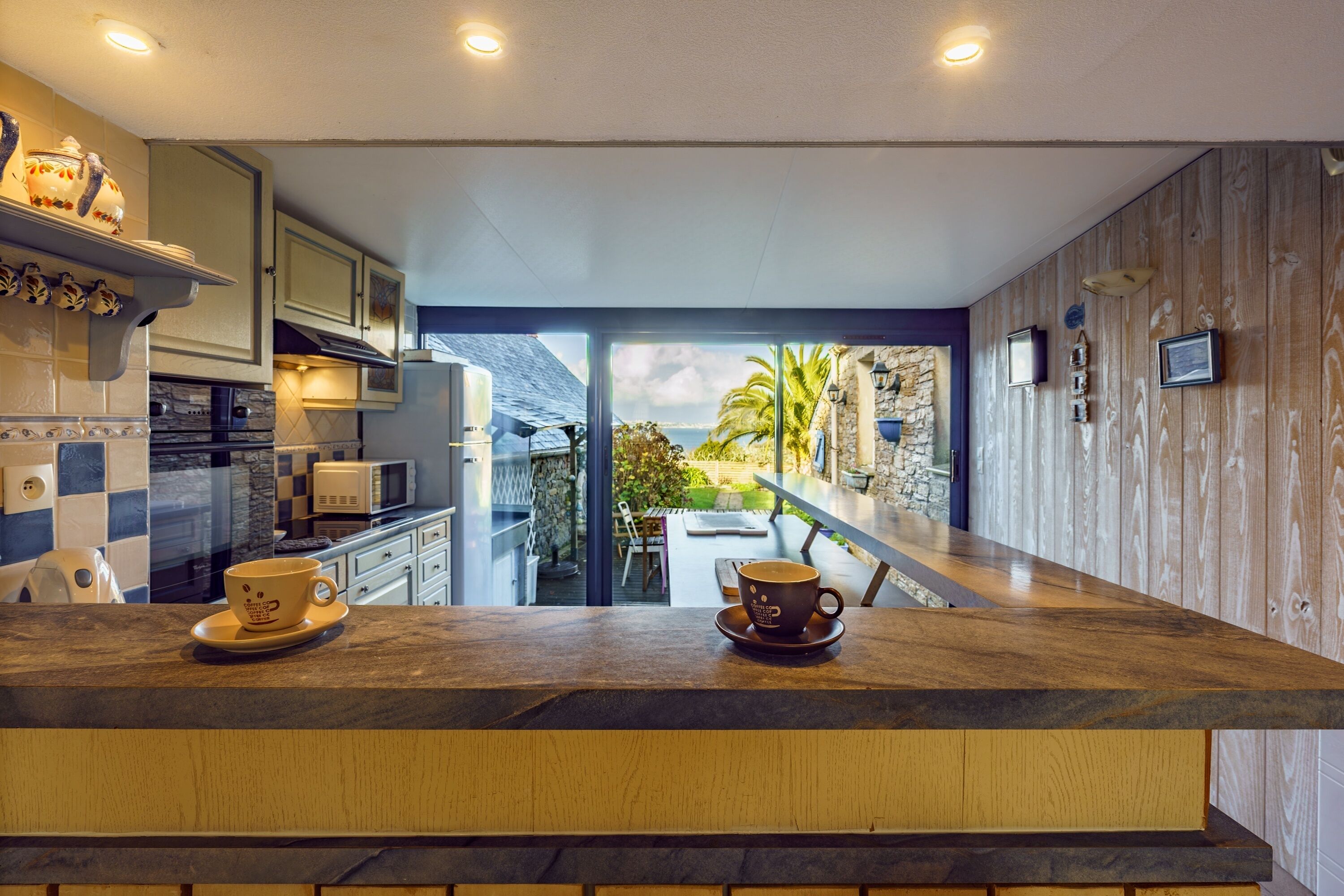 Kühlschrank, Mikrowelle, Ofen, Geschirrspüler