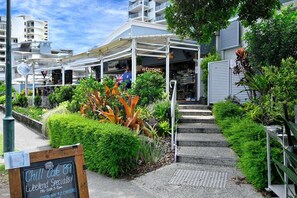Exterior - It's Five O'Clock Somewhere (Sunshine Coast)