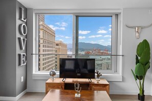 Interior - Urban Luxe 2BR Suite | Richard and Pender (Vancouver)