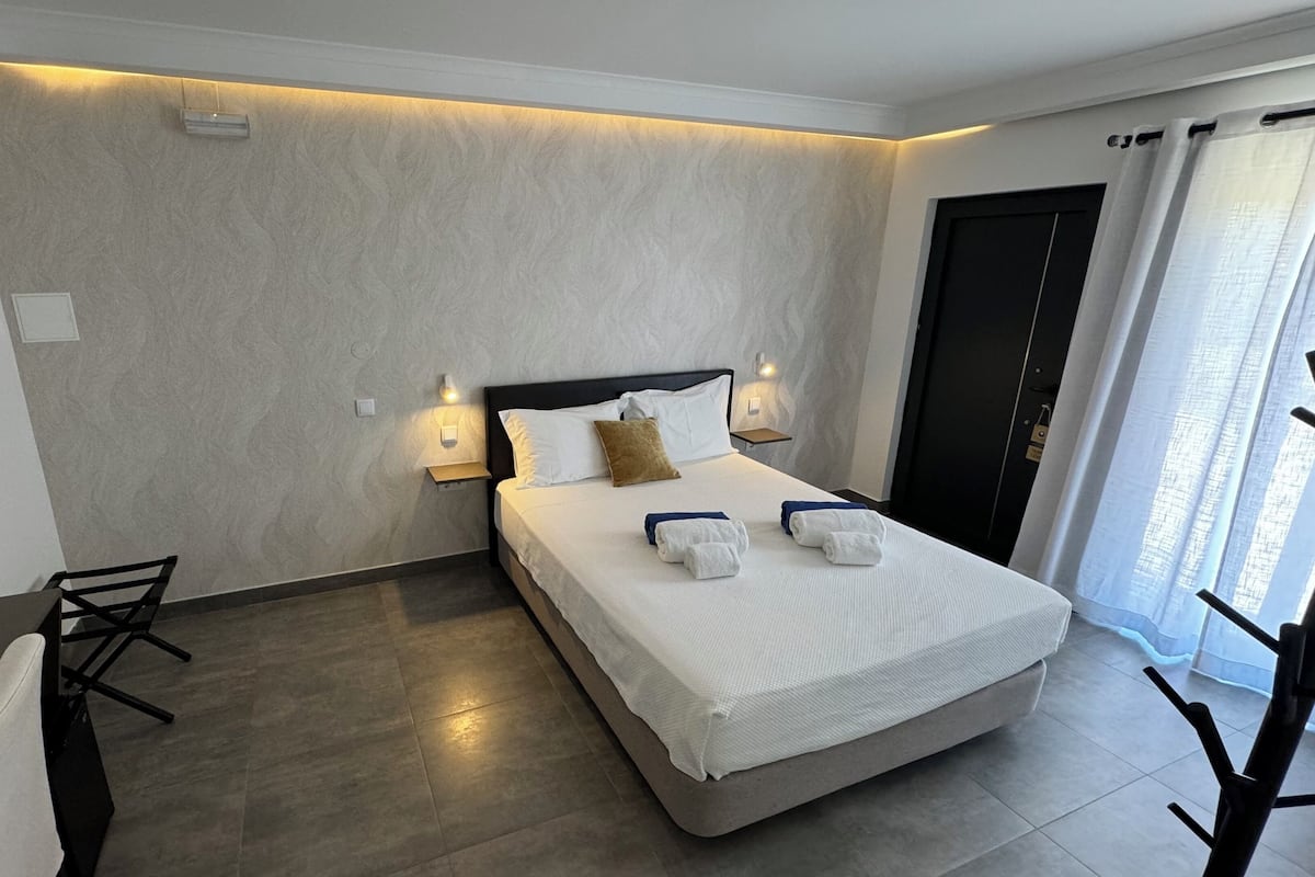 Habitación doble Confort, patio, vista al jardín | Wifi gratis y acceso para silla de ruedas