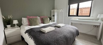 2-Bedroom Garden Studio in Cambridge City Centre with Parking