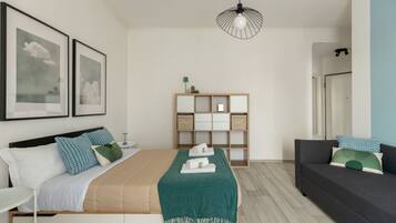 1 Schlafzimmer, Schreibtisch, schallisolierte Zimmer