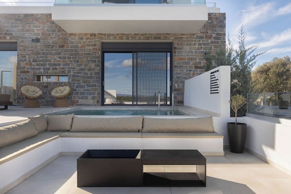 Outdoor pool, pool loungers