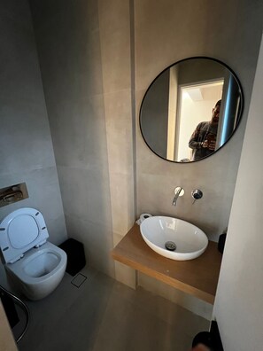 Family Villa, 2 Bedrooms, Private Pool, Sea View | Bathroom | Free toiletries, hair dryer, towels, soap - Polyteleia Luxury Living (Hersonissos)