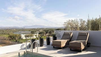 Familienvilla, 2 Schlafzimmer, eigener Pool, Meerblick | Terrasse/Patio