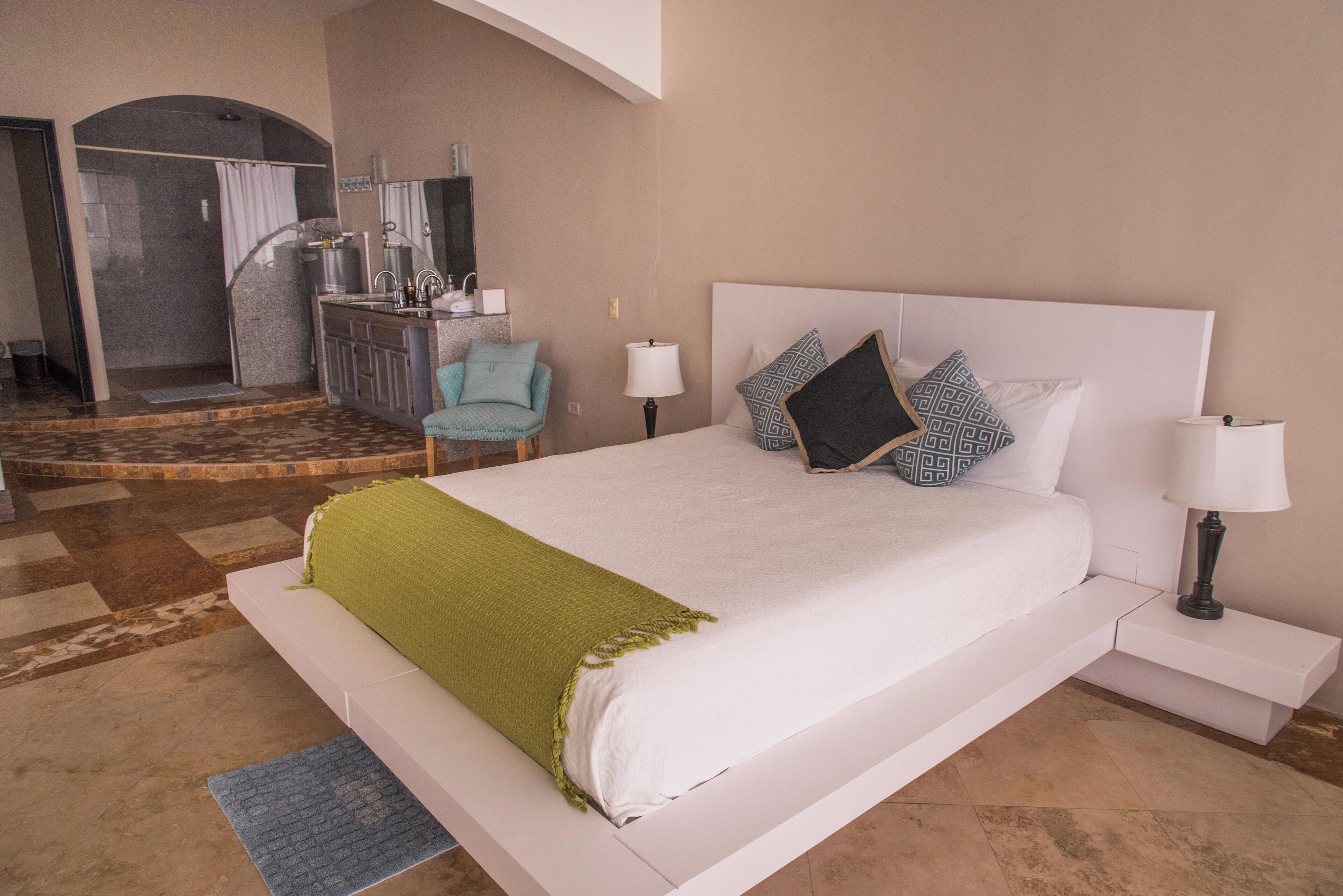 Iron/ironing board, free WiFi