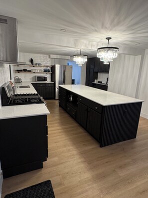Private kitchen - Seasons at Edgewater Beach House (Shediac Bridge)