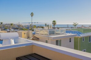 Property grounds - Luxe Coastal Townhome | Rooftop Deck | Steps from the Sand (Pismo Beach)