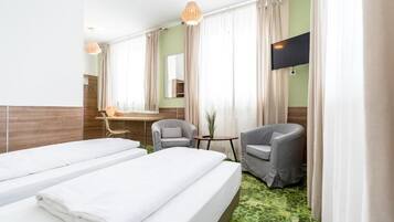 Studio apartment with kitchen | Escritorio, espacio para trabajar con laptop y wifi gratis