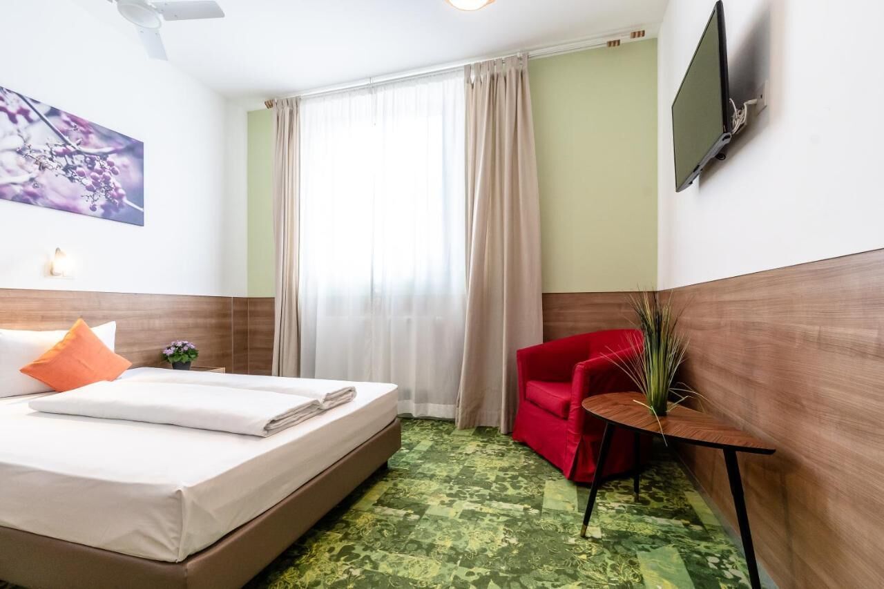 Studio-Apartment mit Küche | Schreibtisch, laptopgeeigneter Arbeitsplatz, kostenloses WLAN