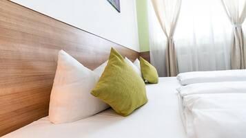 Studio apartment with kitchen | Desk, laptop workspace, free WiFi