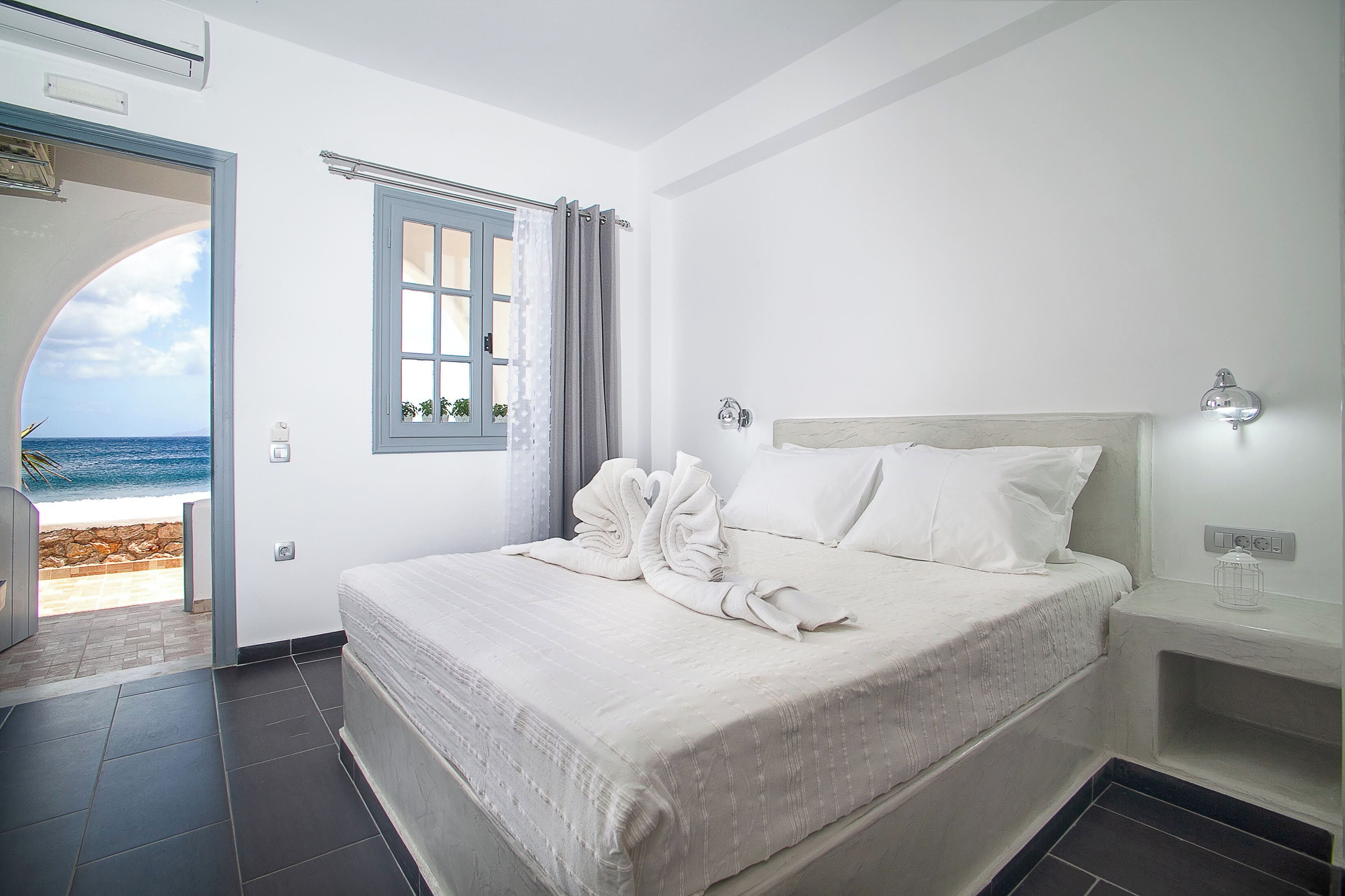 Estudio de lujo, vista al mar | Cortinas blackout y wifi gratis 