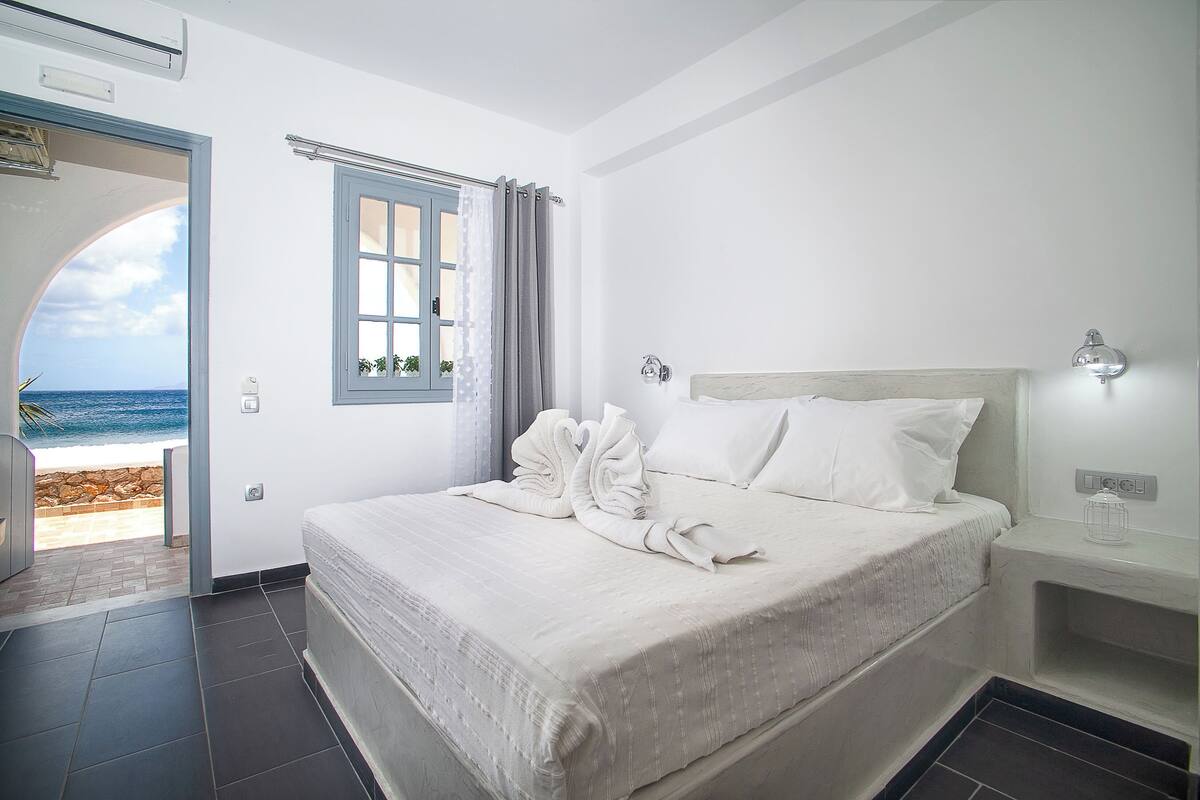 Estudio de lujo, vista al mar | Cortinas blackout y wifi gratis