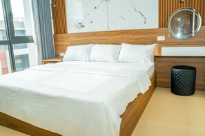 Luxury Room | Meja, ruang kerja komputer riba, Wi-fi percuma 