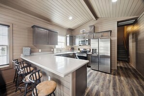 Micro-ondes, four, plaque de cuisson, lave-vaisselle